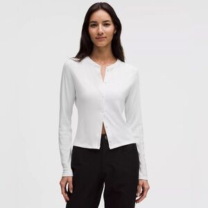 🤍 NWT Lululemon Hold Tight Micro-Rib Cardigan
Color: white
